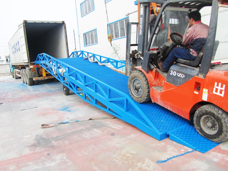 移動式液壓登車橋